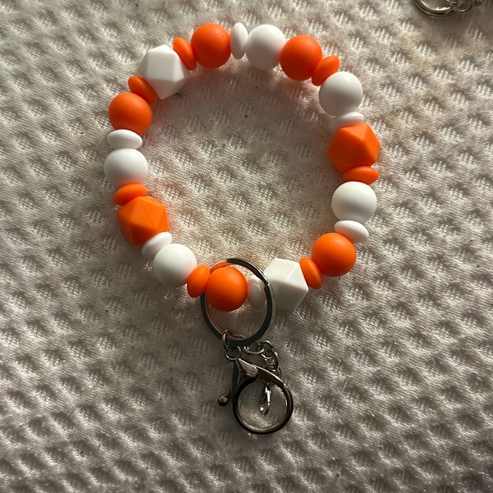 silicone bead wristlet